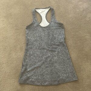 Lululemon tank top tag removed believe size 6